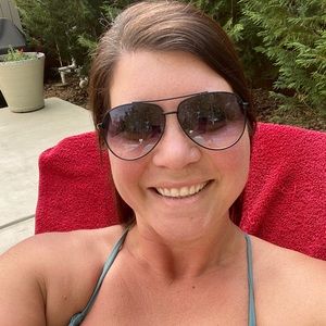 Meet your Posher, Suzy